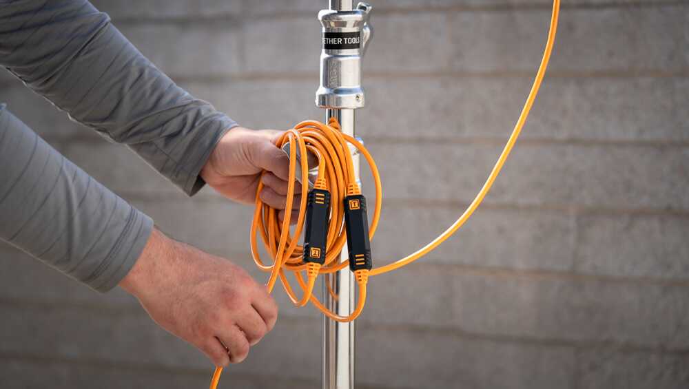 TetherPro USB-C to USB-C 5G, 31' (9.4m), Straight to Right Angle Cable - Image 6