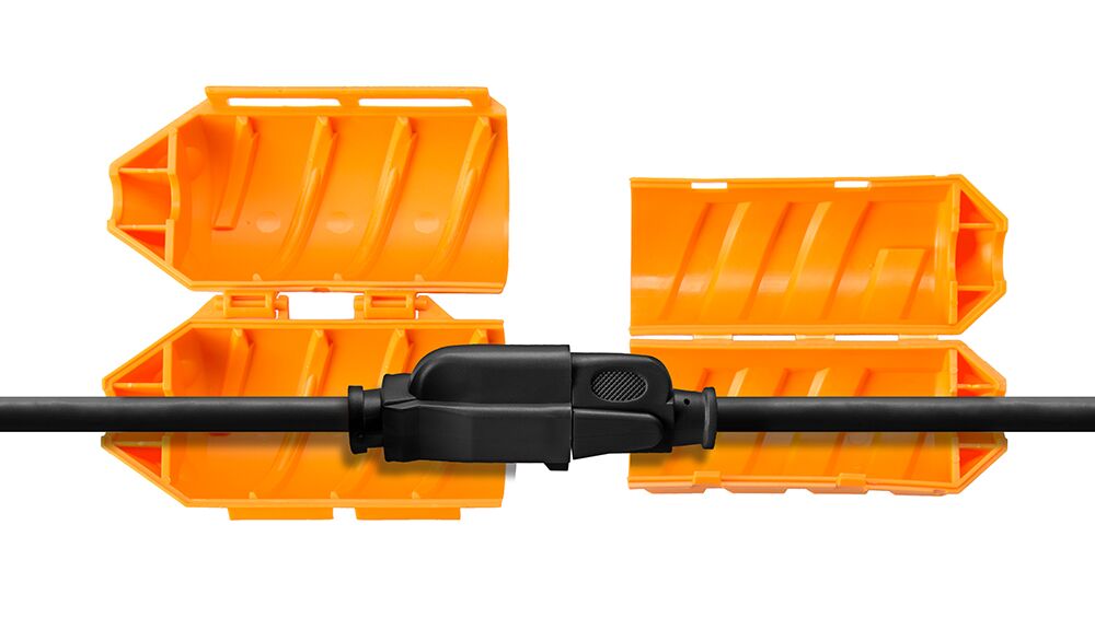 An extension cord inserted into JS026