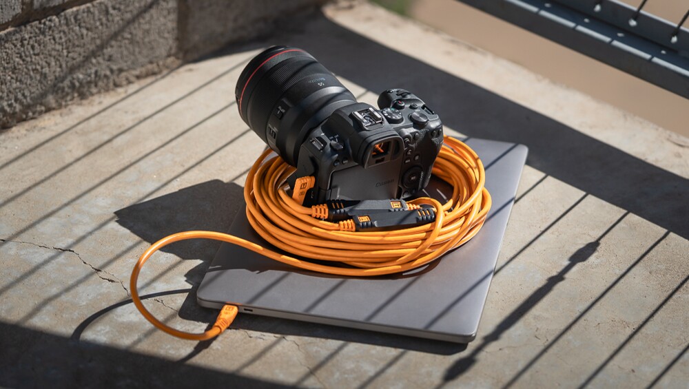 TetherPro USB-C to USB-C 5G, 31' (9.4m), Straight to Right Angle Cable - Image 8