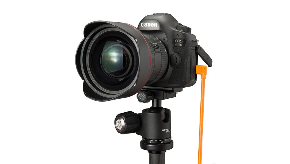 TetherPro USB 3.0 to Micro-B Right Angle - Image 6