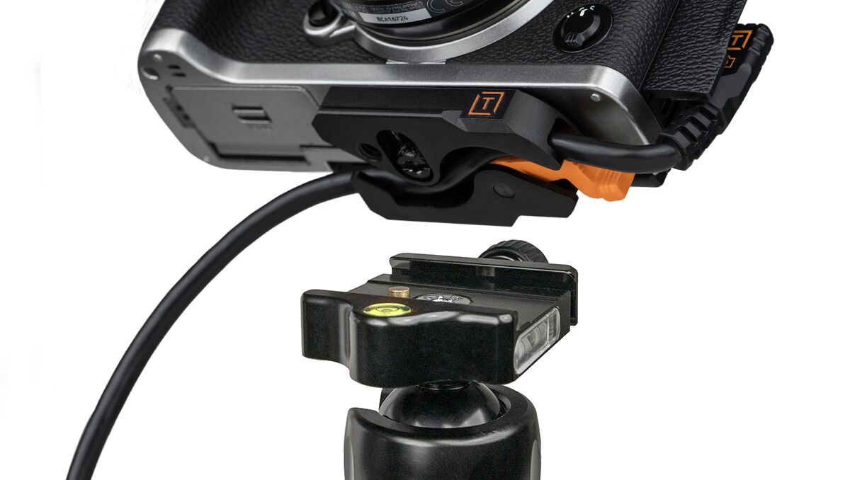 LeverLock® & Cable Kit, Optima 10G, Straight to Right Cable - Image 3