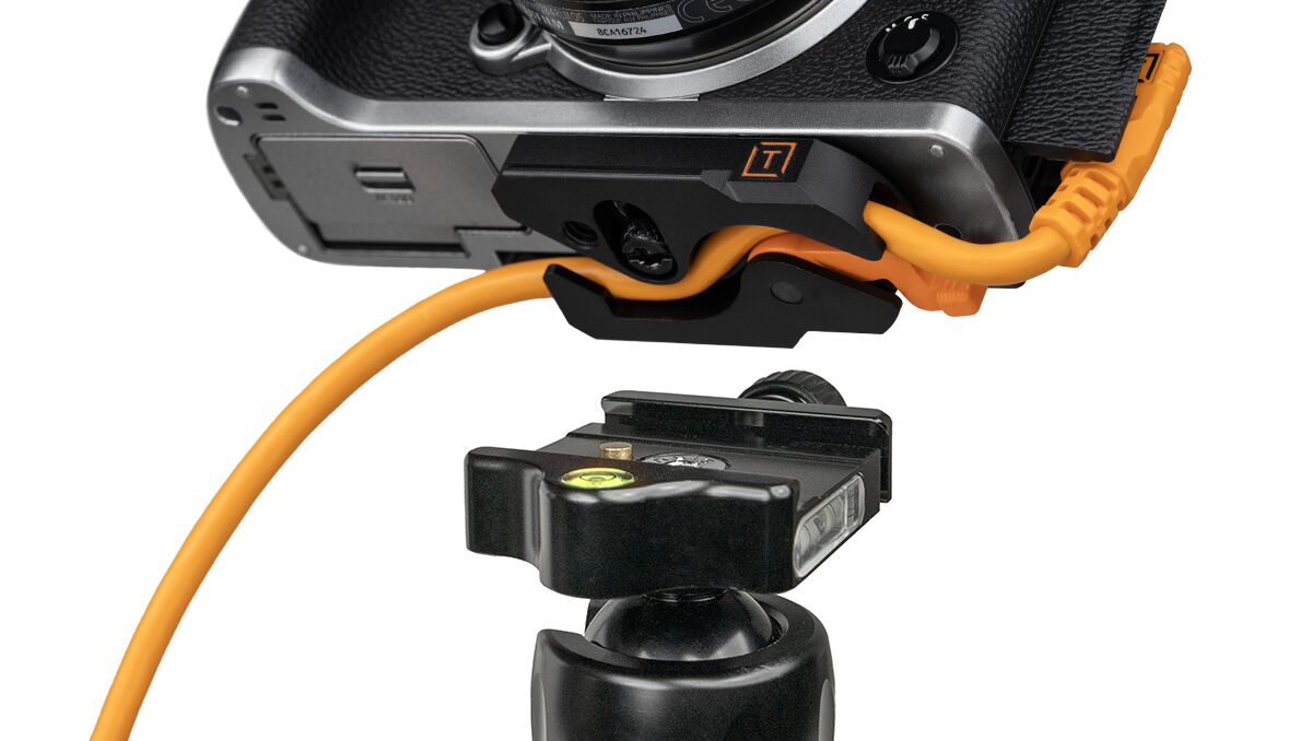 LeverLock® & Cable Kit, Optima 10G, Straight to Right Cable - Image 2