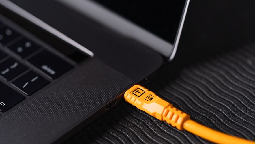 TetherPro USB-C to USB-C 5G, 31' (9.4m), Straight to Right Angle Cable - Image 3